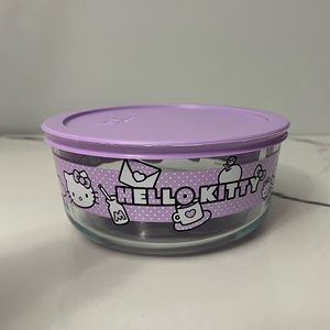 NEW Large Hello Kitty Pyrex Container
